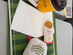 -麦当劳(上海虹桥站30B检票口楼上)