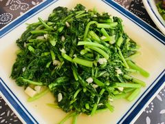 炒茼蒿-八两八金·莱芜特色炒鸡(市南漳浦路店)