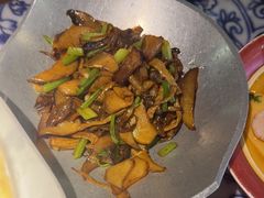 -卢大鲜鱼头捞饭(美利广场店)