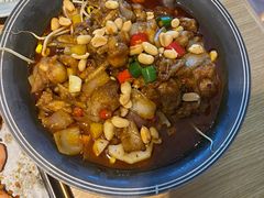 馋嘴牛蛙锅-蜜桃餐厅·伴山(绿宝广场店)