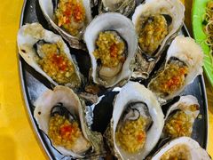 -蚝哥花姐湛江烤生蚝(美丽湾市场店)