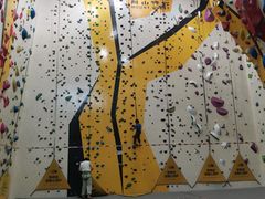 -问山MountQuest攀岩馆