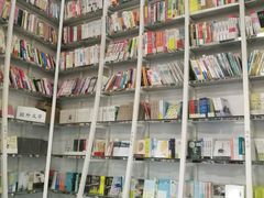 -钟书阁(松江泰晤士小镇店)