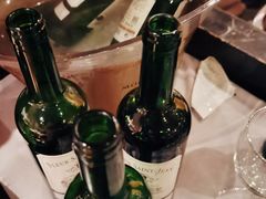 红白葡萄酒-上海东方佘山翰悦阁酒店·Vie全日制餐厅