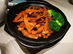 烧腩仔焖笋干-尚一汤·粤菜海鲜(环球港店)