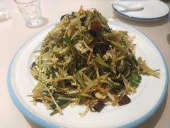 -老码头黑皮肘子锅包肉(赣水路店)