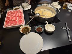 -鲜入唯煮·港式海鲜牛肉火锅(金宝街店)