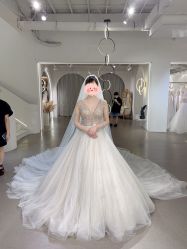 -艾米丽婚纱礼服