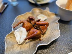 蝴蝶里招牌乳鸽-蝴蝶里·粤菜·点心(龙湖天街&滨江店)