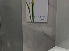 -福奈特洗衣洗鞋(宝华广场店)