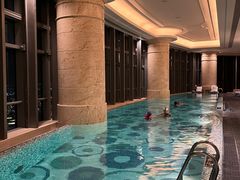 -珠海瑞吉酒店游泳池