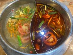 -沈记酸菜牛肉火锅店(九号路店)