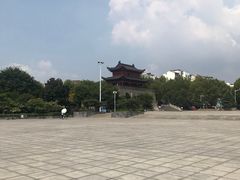 -巴陵广场