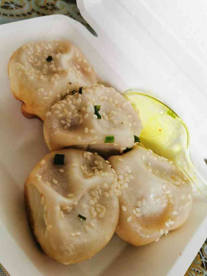 吴江路生煎(政肃路店)-"这家的生煎很好吃,肉大汤汁也多天热了吃.