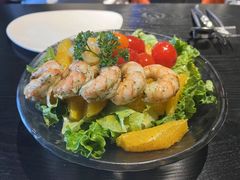 香橙老虎虾沙拉（是在隔壁let‘s&nbsp;hamburger点的）-Let'sBURGERplus·非常创意汉堡(三里屯店)