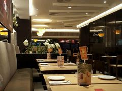 -必胜客(WOW中心城店)
