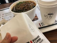 -荀记肉夹馍(三八家乐福店)