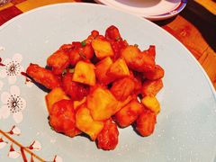 菠萝咕咾肉-蜜桃餐厅·伴山(绿宝广场店)