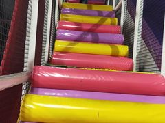-嘿哟动霸CHUA·新潮玩运动娱乐中心·蹦床滑冰团建乐园