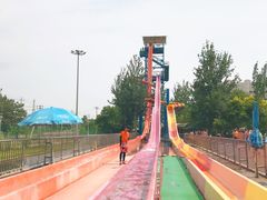 游乐设施-欢乐水魔方水世界