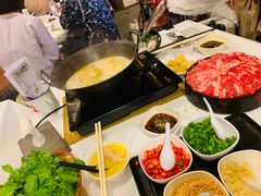 -鲜入围煮花胶鸡海鲜火锅