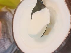 -志龙皇冠吃货椰子铺