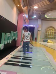 -多多淘儿童体验中心(重庆来福士店)