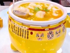 招牌酸汤鱼-老浒记烤鸭-北京菜(琉璃厂店)