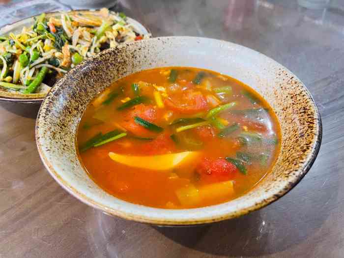 甄珍野菜蘸水面-"晚上七点多到的,基本没有空桌子.好在大家.