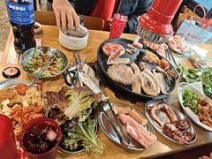 -江南猪肉商会无限续吃(弘大店)
