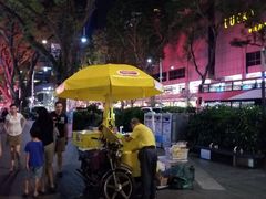 -詹爷爷乌节路街头冰淇淋