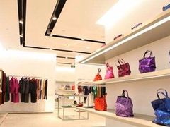 -三宅一生 (阪急梅田本店)