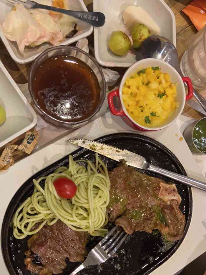 豪客来牛排(大坪英利大融城店)-"首先评服务,非常好,能做得长久的店