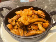 意大利黑醋汁炒虾仁鹿茸菇-港丽餐厅(高德置地店)