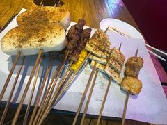 -霸气大叔干锅鸭头·龙虾烧烤·川菜·赛事直播(三里屯店)