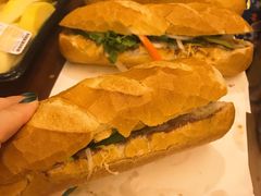 -Bánh Mì Huynh Hoa