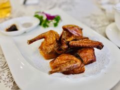 吊烧乳鸽-香云轩·顺德菜(香云纱园林酒店店)