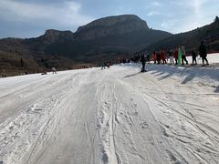 -济南卧虎山滑雪场