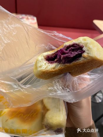 老昆明味道 非常不错 被种草很久过来打卡 下着雨呢