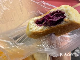 老昆明味道 非常不错 被种草很久过来打卡 下着雨呢