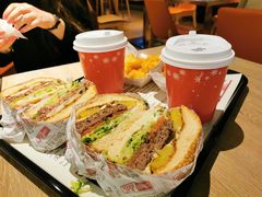 -The Habit Burger Grill 哈比特汉堡(复兴soho店)