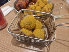 -BHC炸鸡(明洞总店)