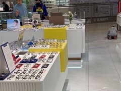 -J-Optical佳视明眼镜·蔡司视觉(青岛金茂览秀城店)