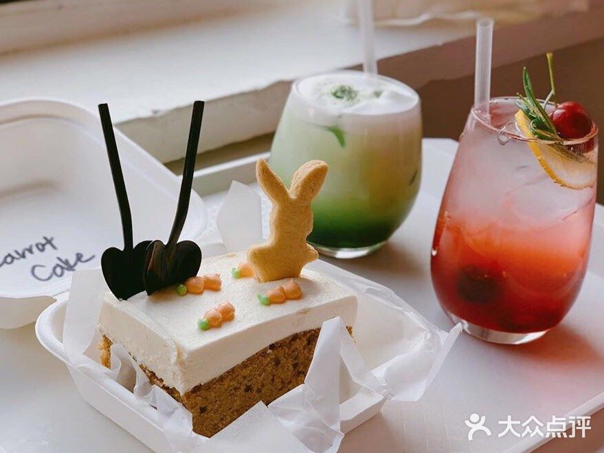 充满岁月斑驳的痕迹,没有电梯