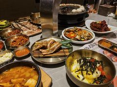 -草家酱蟹炭火烤肉店(珲春南路一店)