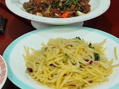 -湖南人家湘菜馆(镇江路店)