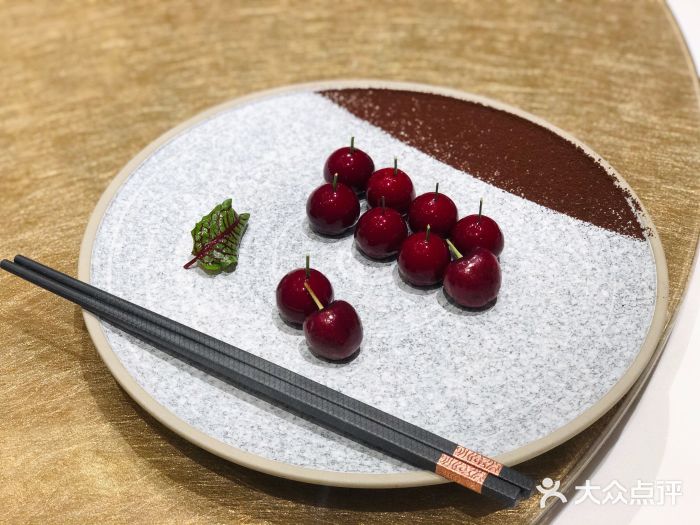 鹿园 moose(陆家嘴中心店)红酒汁樱桃鹅肝图片