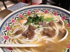 -鑫花溪牛肉米粉(人民广场店)