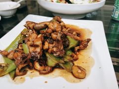 -亭下湖饭店(康岭店)