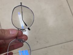 -无奔眼镜·蔡司·依视路授权店(马家堡店)